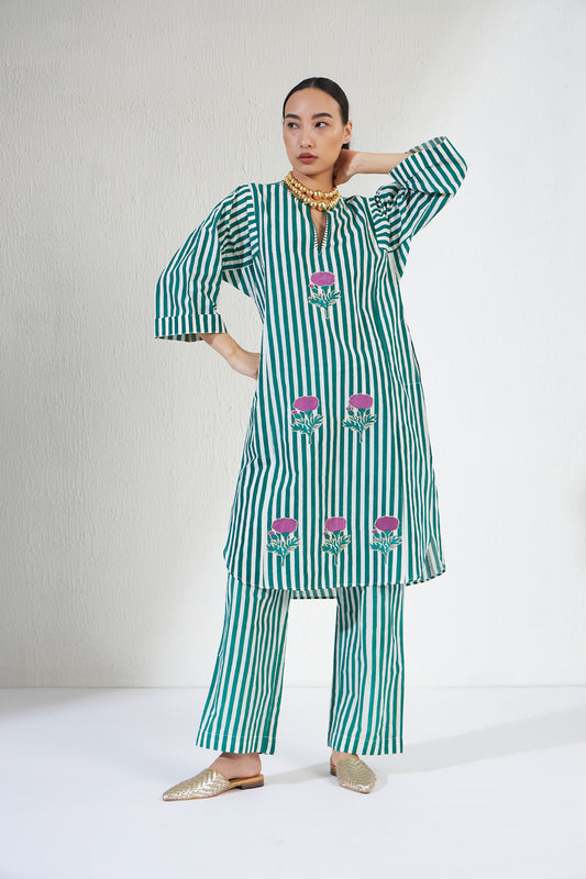 Aaivi Elegant Cotton self Striped Kurta Set - Aaivi